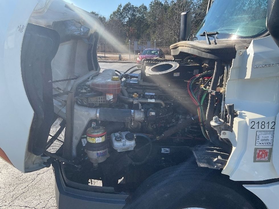 Sleeper Tractor-Heavy Duty Tractors-Freightliner-2019-T12664ST-Augusta-GA-92,872\n\t\tmiles-$ 69,500 - Image 21