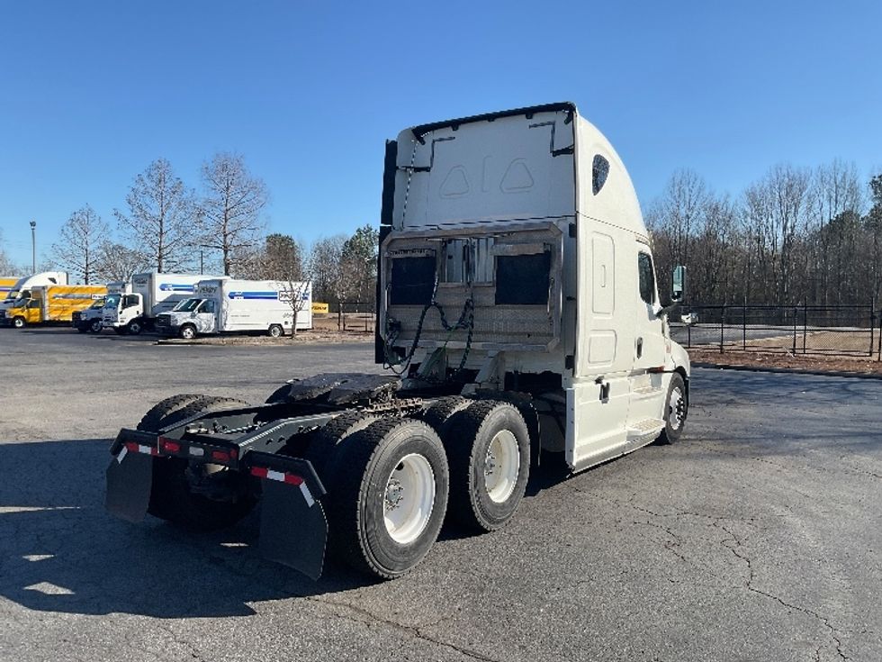 Sleeper Tractor-Heavy Duty Tractors-Freightliner-2019-T12664ST-Augusta-GA-92,872\n\t\tmiles-$ 69,500 - Image 7