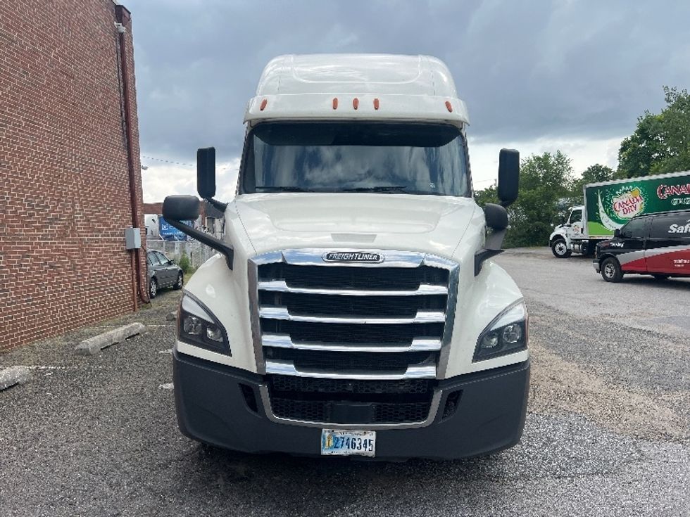 Sleeper Tractor-Heavy Duty Tractors-Freightliner-2019-T12664ST-Baltimore-MD-484,939\n\t\tmiles-$ 58,500 - Image 2