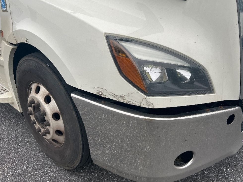 Sleeper Tractor-Heavy Duty Tractors-Freightliner-2019-T12664ST-Belcamp-MD-398,916\n\t\tmiles-$ 64,250 - Image 24