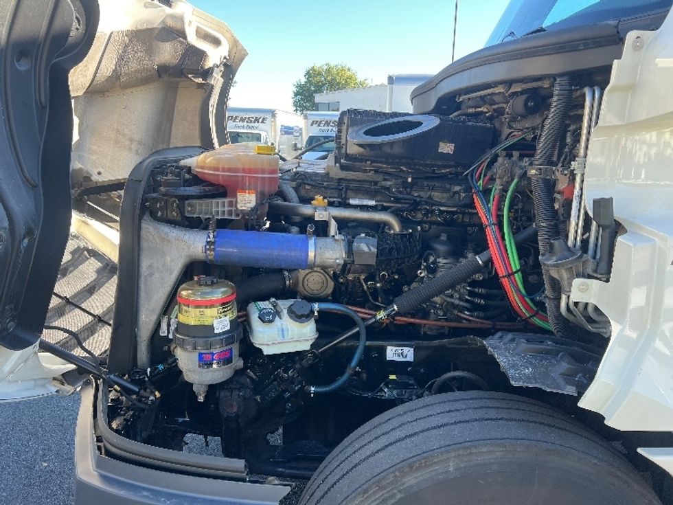 Sleeper Tractor-Heavy Duty Tractors-Freightliner-2019-T12664ST-Belcamp-MD-444,693\n\t\tmiles-$ 62,000 - Image 21