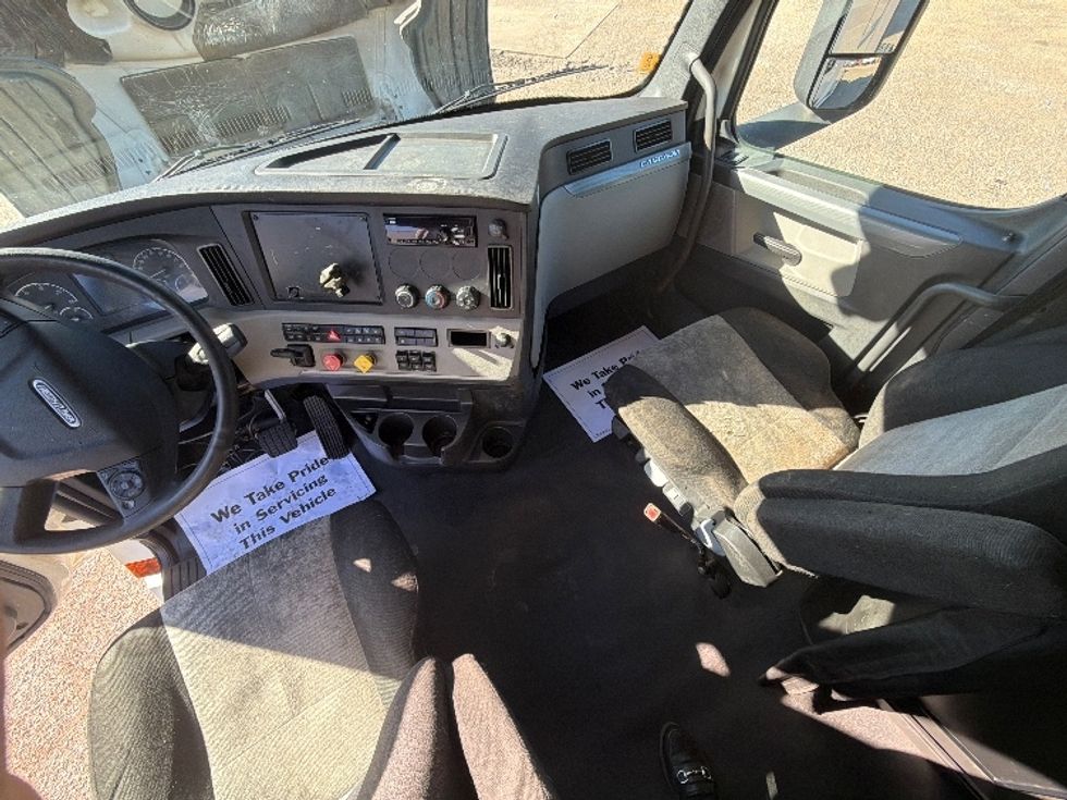 Sleeper Tractor-Heavy Duty Tractors-Freightliner-2019-T12664ST-Belden-MS-730,200\n\t\tmiles-$ 38,750 - Image 12