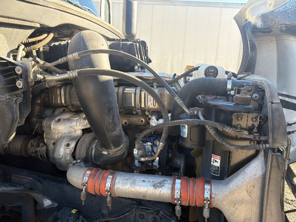 Sleeper Tractor-Heavy Duty Tractors-Freightliner-2019-T12664ST-Belden-MS-730,200\n\t\tmiles-$ 38,750 - Image 20