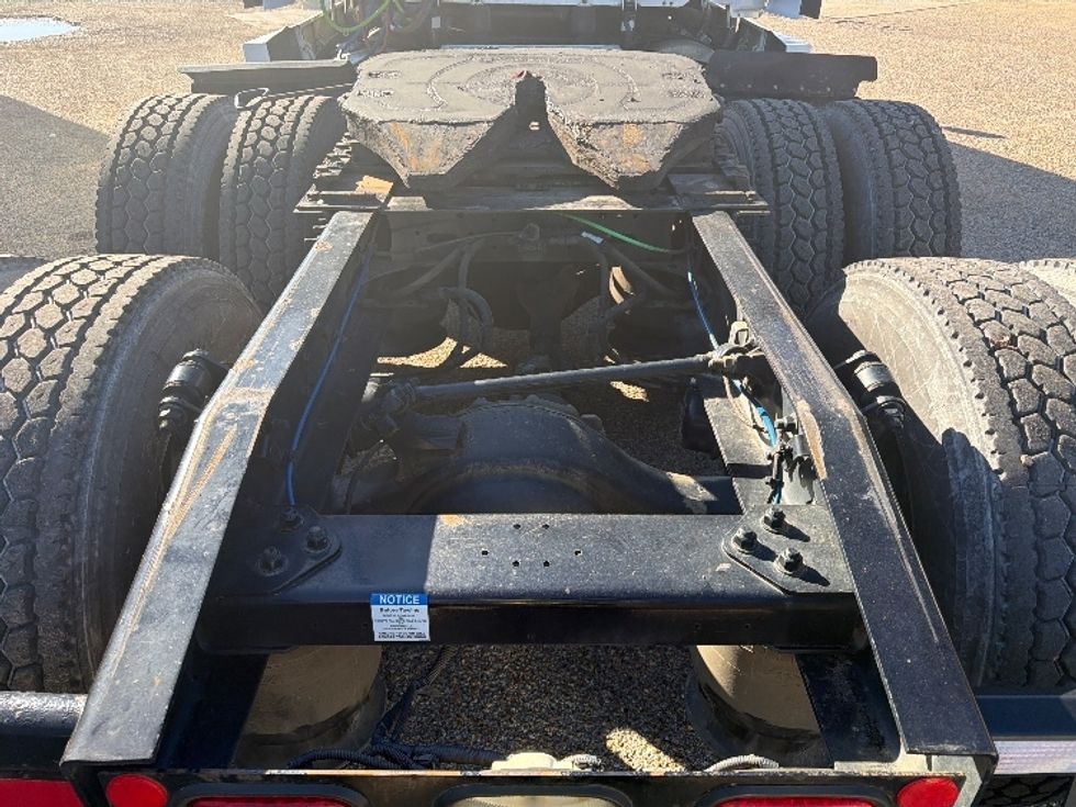 Sleeper Tractor-Heavy Duty Tractors-Freightliner-2019-T12664ST-Belden-MS-730,200\n\t\tmiles-$ 38,750 - Image 6
