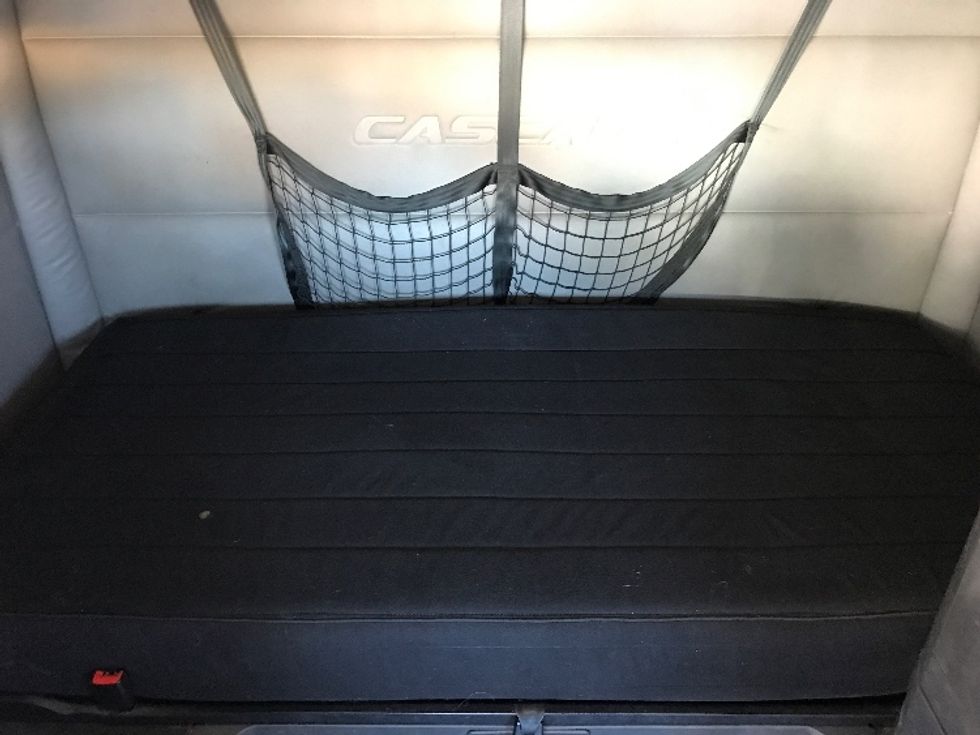 Sleeper Tractor-Heavy Duty Tractors-Freightliner-2019-T12664ST-Bensalem-PA-694,778\n\t\tmiles-$ 45,750 - Image 13