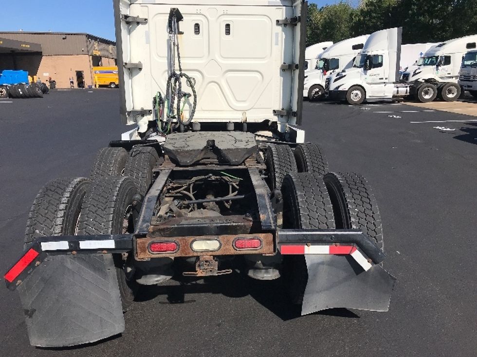 Sleeper Tractor-Heavy Duty Tractors-Freightliner-2019-T12664ST-Bensalem-PA-694,778\n\t\tmiles-$ 45,750 - Image 6