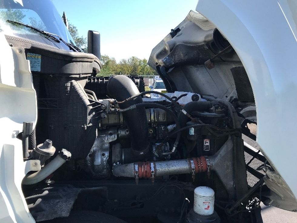 Sleeper Tractor-Heavy Duty Tractors-Freightliner-2019-T12664ST-Bensalem-PA-964,263\n\t\tmiles-$ 29,500 - Image 20