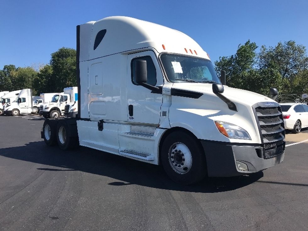 Sleeper Tractor-Heavy Duty Tractors-Freightliner-2019-T12664ST-Bensalem-PA-964,263\n\t\tmiles-$ 29,500 - Image 3