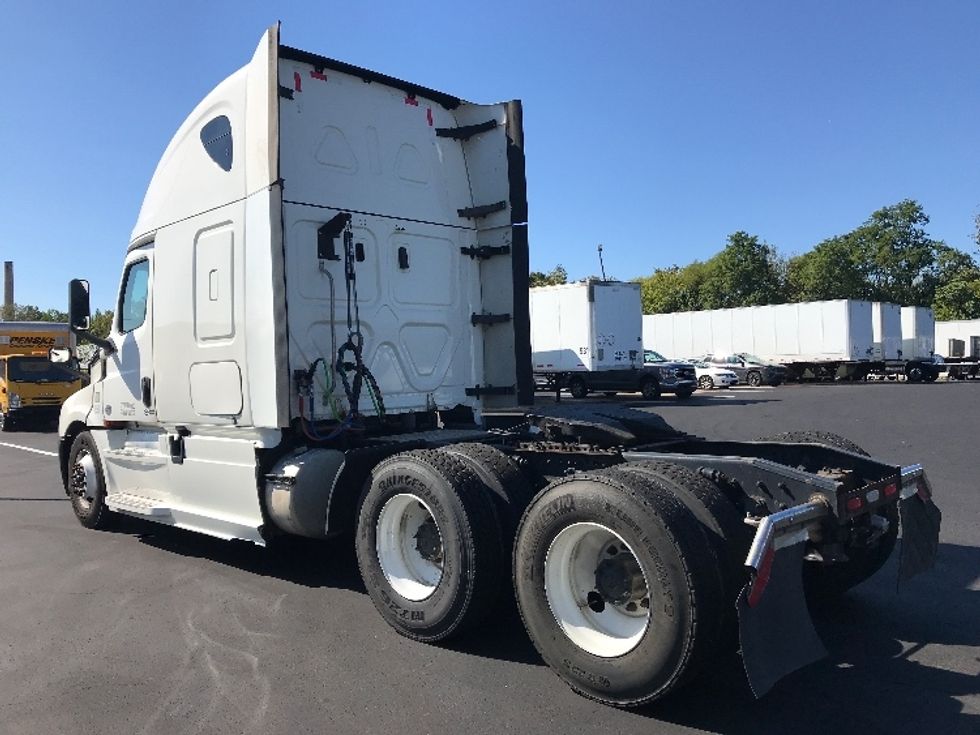 Sleeper Tractor-Heavy Duty Tractors-Freightliner-2019-T12664ST-Bensalem-PA-964,263\n\t\tmiles-$ 29,500 - Image 5