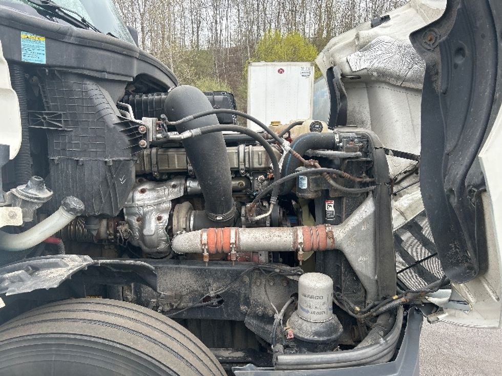 Sleeper Tractor-Heavy Duty Tractors-Freightliner-2019-T12664ST-Binghamton-NY-533,360\n\t\tmiles-$ 57,500 - Image 20