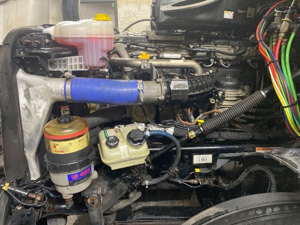 Sleeper Tractor-Heavy Duty Tractors-Freightliner-2019-T12664ST-Binghamton-NY-559,598\n\t\tmiles-$ 57,250 - Image 21