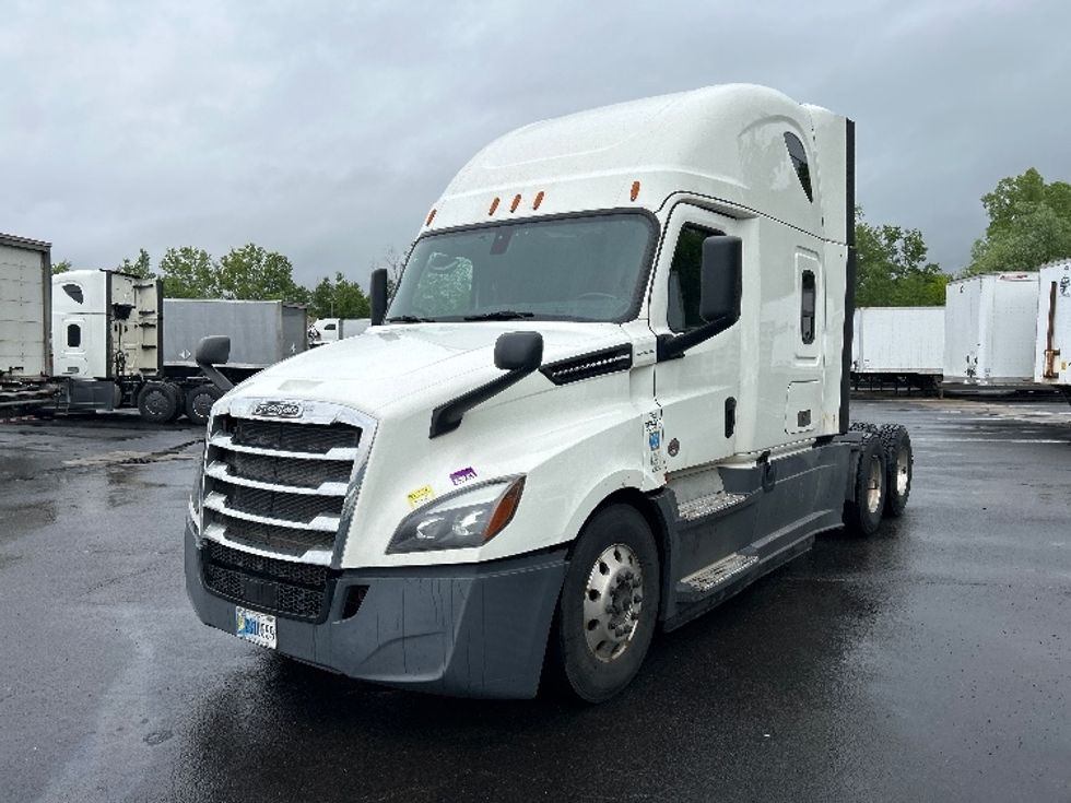 Sleeper Tractor-Heavy Duty Tractors-Freightliner-2019-T12664ST-Binghamton-NY-559,598\n\t\tmiles-$ 57,250 - Image 3