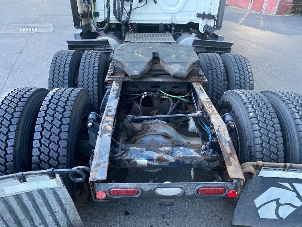 Sleeper Tractor-Heavy Duty Tractors-Freightliner-2019-T12664ST-Binghamton-NY-559,598\n\t\tmiles-$ 57,250 - Image 6