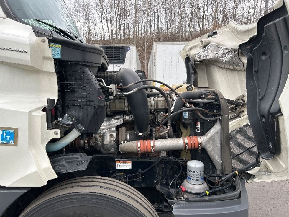 Sleeper Tractor-Heavy Duty Tractors-Freightliner-2019-T12664ST-Binghamton-NY-566,955\n\t\tmiles-$ 56,250 - Image 20