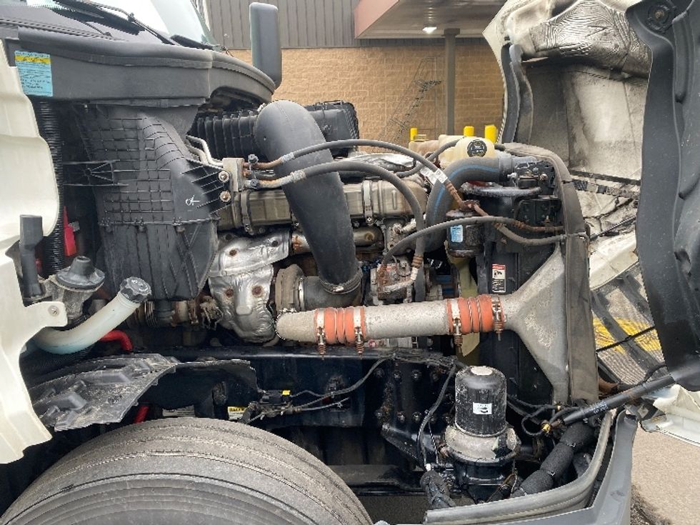 Sleeper Tractor-Heavy Duty Tractors-Freightliner-2019-T12664ST-Binghamton-NY-617,438\n\t\tmiles-$ 51,500 - Image 20