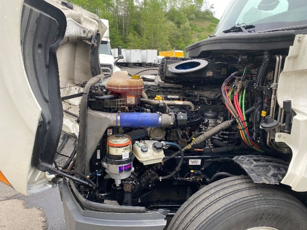 Sleeper Tractor-Heavy Duty Tractors-Freightliner-2019-T12664ST-Binghamton-NY-617,438\n\t\tmiles-$ 51,500 - Image 21