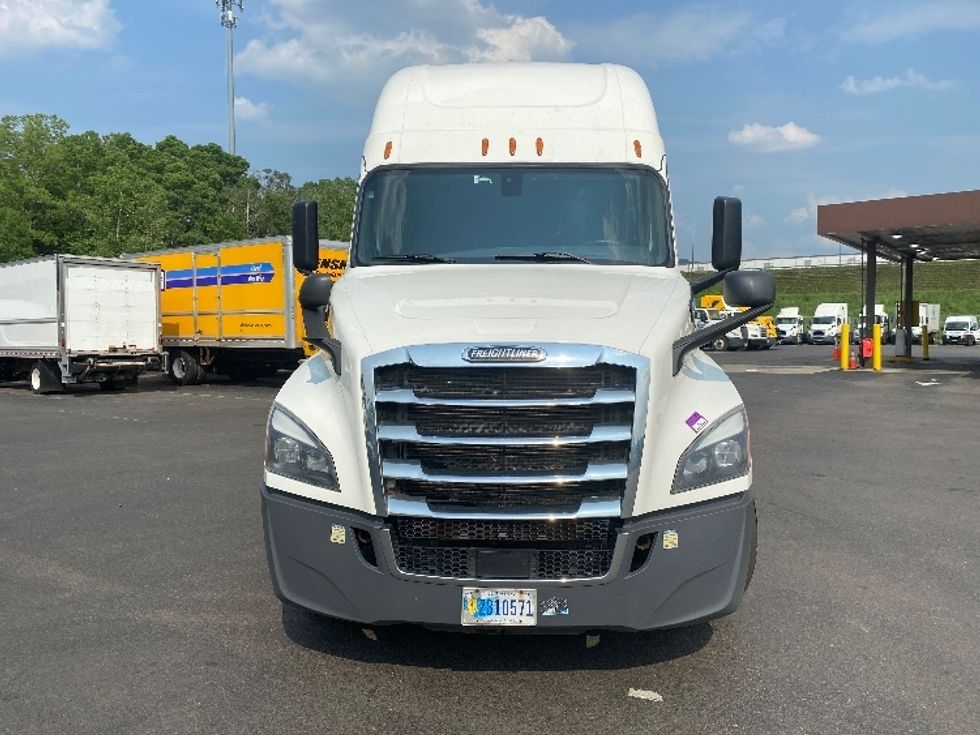 Sleeper Tractor-Heavy Duty Tractors-Freightliner-2019-T12664ST-Binghamton-NY-705,651\n\t\tmiles-$ 47,750 - Image 2