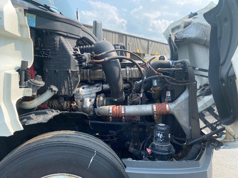 Sleeper Tractor-Heavy Duty Tractors-Freightliner-2019-T12664ST-Binghamton-NY-705,651\n\t\tmiles-$ 47,750 - Image 20