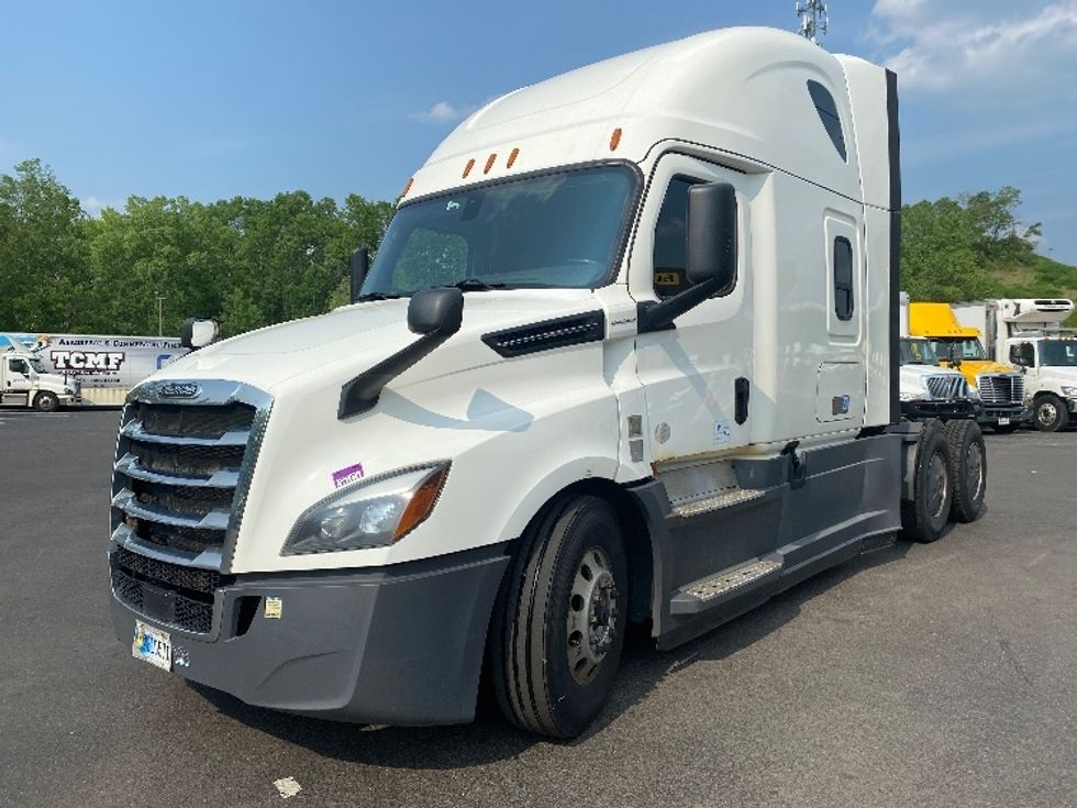 Sleeper Tractor-Heavy Duty Tractors-Freightliner-2019-T12664ST-Binghamton-NY-705,651\n\t\tmiles-$ 47,750 - Image 3