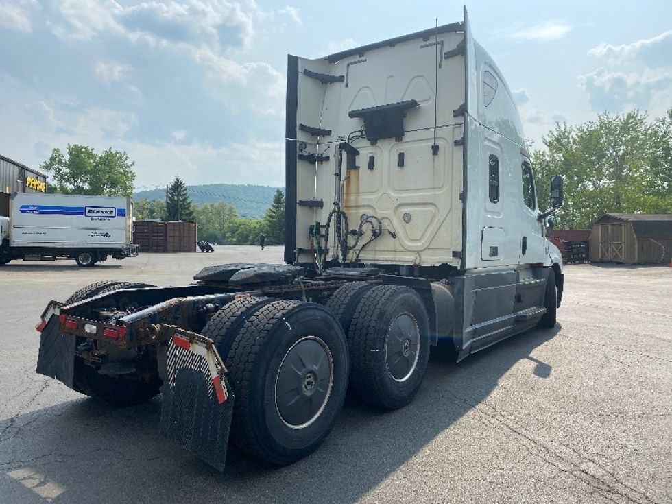 Sleeper Tractor-Heavy Duty Tractors-Freightliner-2019-T12664ST-Binghamton-NY-705,651\n\t\tmiles-$ 47,750 - Image 7
