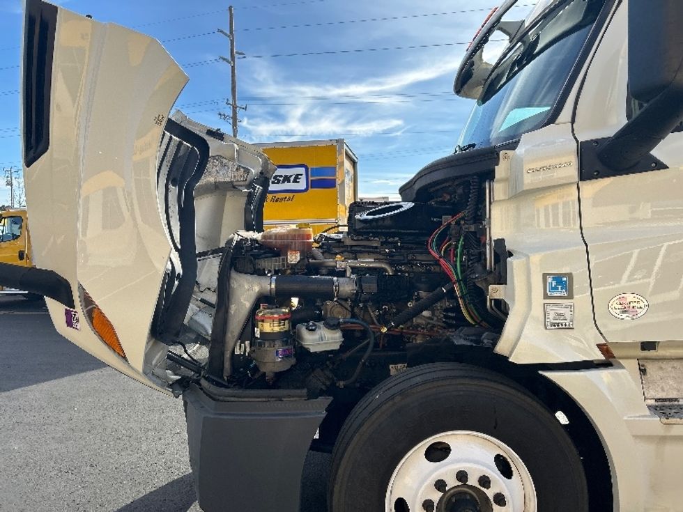 Sleeper Tractor-Heavy Duty Tractors-Freightliner-2019-T12664ST-Boise-ID-460,489\n\t\tmiles-$ 66,000 - Image 21