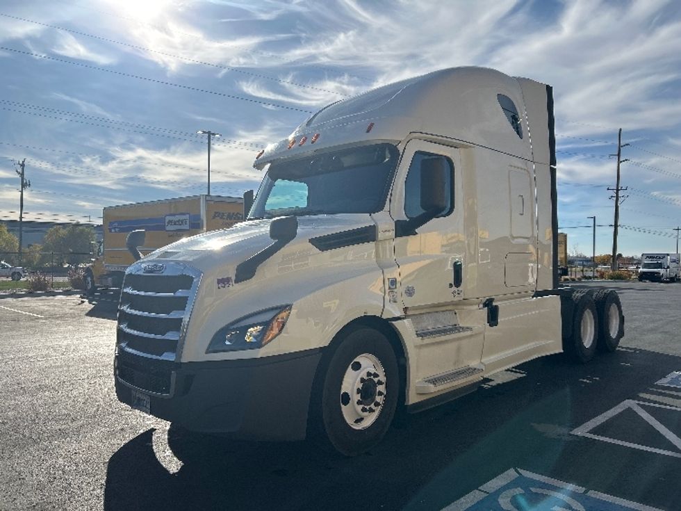 Sleeper Tractor-Heavy Duty Tractors-Freightliner-2019-T12664ST-Boise-ID-460,489\n\t\tmiles-$ 66,000 - Image 3