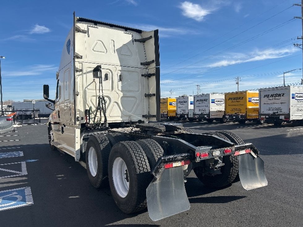 Sleeper Tractor-Heavy Duty Tractors-Freightliner-2019-T12664ST-Boise-ID-460,489\n\t\tmiles-$ 66,000 - Image 5