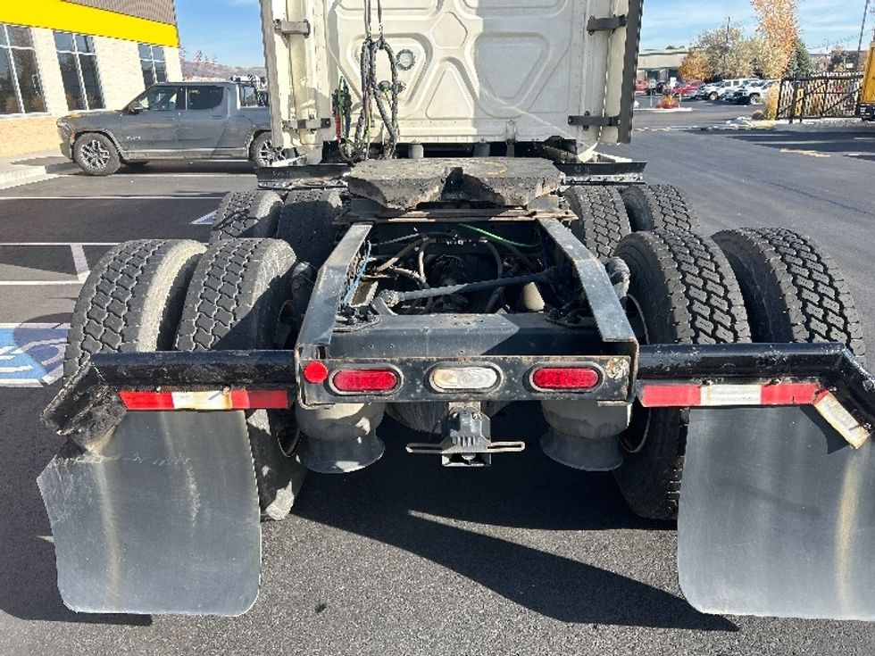 Sleeper Tractor-Heavy Duty Tractors-Freightliner-2019-T12664ST-Boise-ID-460,489\n\t\tmiles-$ 66,000 - Image 6