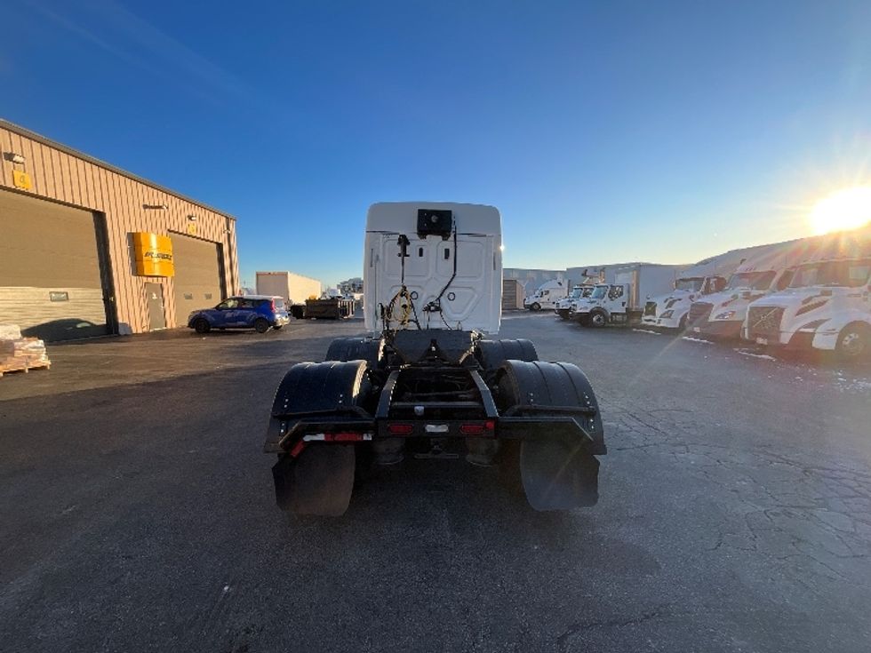 Sleeper Tractor-Heavy Duty Tractors-Freightliner-2019-T12664ST-Burlington-ON-453,707\n\t\tkm-$ 77,750 - Image 6