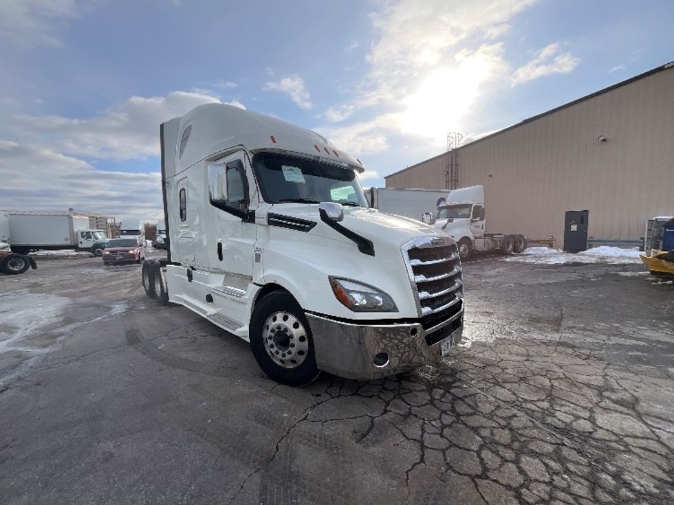 Sleeper Tractor-Heavy Duty Tractors-Freightliner-2019-T12664ST-Cambridge-ON-1,027,501\n\t\tkm-$ 59,000 - Image 1