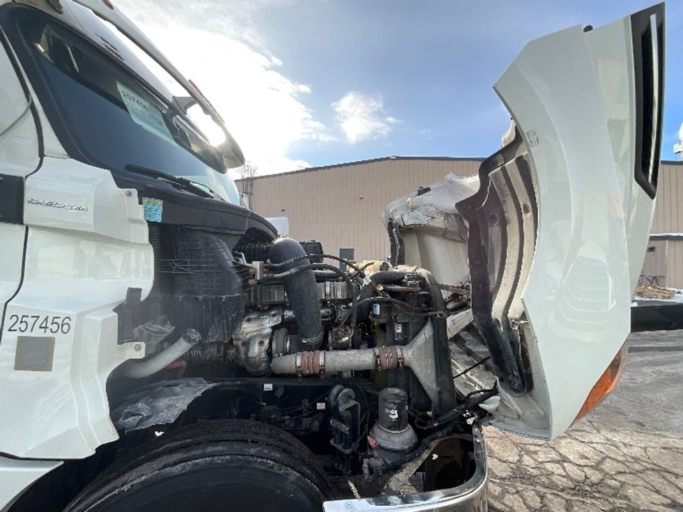 Sleeper Tractor-Heavy Duty Tractors-Freightliner-2019-T12664ST-Cambridge-ON-1,027,501\n\t\tkm-$ 59,000 - Image 20