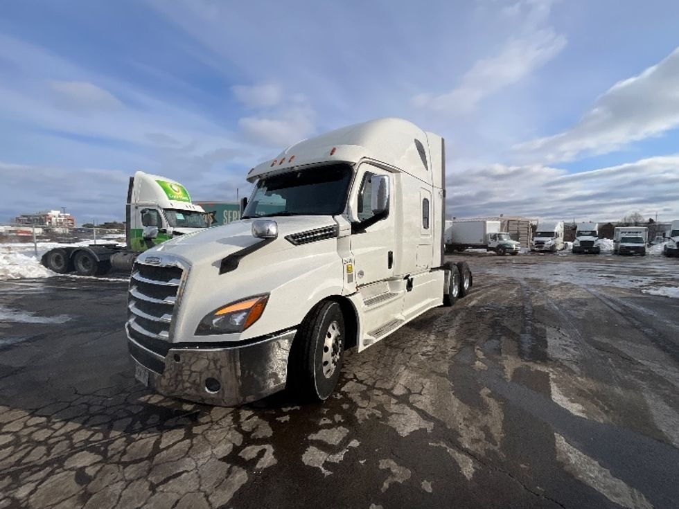 Sleeper Tractor-Heavy Duty Tractors-Freightliner-2019-T12664ST-Cambridge-ON-1,027,501\n\t\tkm-$ 59,000 - Image 3