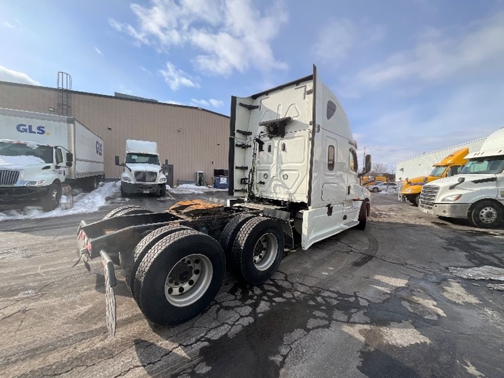 Sleeper Tractor-Heavy Duty Tractors-Freightliner-2019-T12664ST-Cambridge-ON-1,027,501\n\t\tkm-$ 59,000 - Image 7