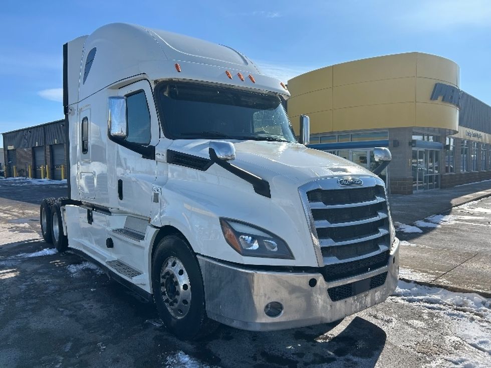 Sleeper Tractor-Heavy Duty Tractors-Freightliner-2019-T12664ST-Cambridge-ON-1,029,585\n\t\tkm-$ 59,000 - Image 1