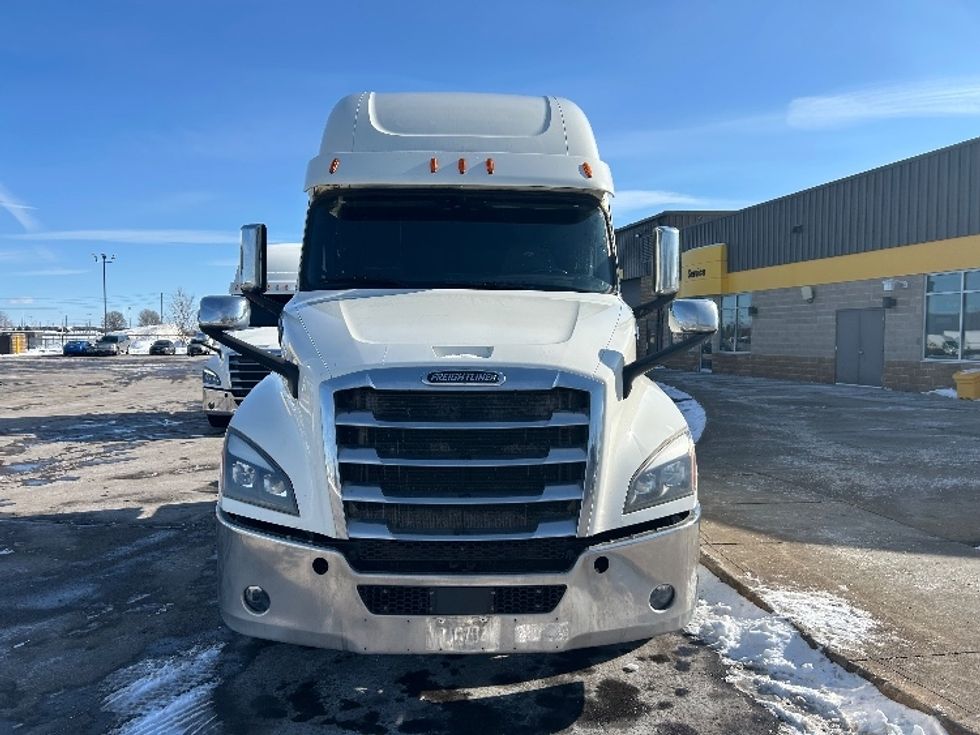 Sleeper Tractor-Heavy Duty Tractors-Freightliner-2019-T12664ST-Cambridge-ON-1,029,585\n\t\tkm-$ 59,000 - Image 2