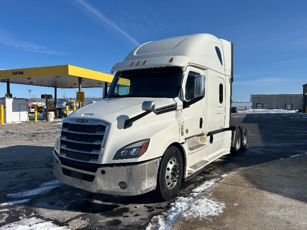 Sleeper Tractor-Heavy Duty Tractors-Freightliner-2019-T12664ST-Cambridge-ON-1,029,585\n\t\tkm-$ 59,000 - Image 3