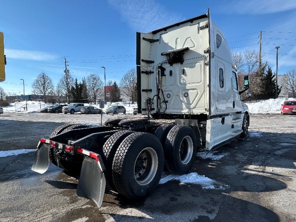 Sleeper Tractor-Heavy Duty Tractors-Freightliner-2019-T12664ST-Cambridge-ON-1,029,585\n\t\tkm-$ 59,000 - Image 7