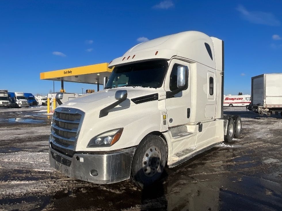 Sleeper Tractor-Heavy Duty Tractors-Freightliner-2019-T12664ST-Cambridge-ON-1,037,037\n\t\tkm-$ 58,500 - Image 3