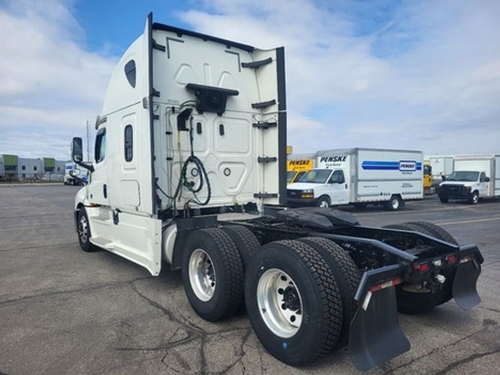Sleeper Tractor-Heavy Duty Tractors-Freightliner-2019-T12664ST-Cambridge-ON-1,037,038\n\t\tkm-$ 58,500 - Image 4