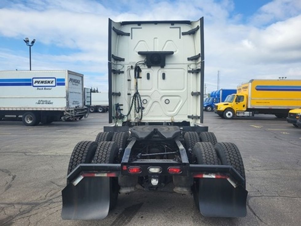 Sleeper Tractor-Heavy Duty Tractors-Freightliner-2019-T12664ST-Cambridge-ON-1,037,038\n\t\tkm-$ 58,500 - Image 5