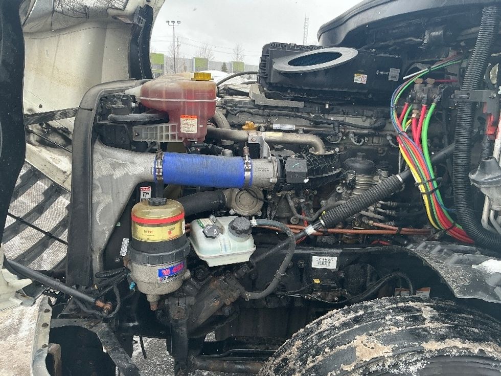 Sleeper Tractor-Heavy Duty Tractors-Freightliner-2019-T12664ST-Cambridge-ON-1,060,872\n\t\tkm-$ 57,250 - Image 18