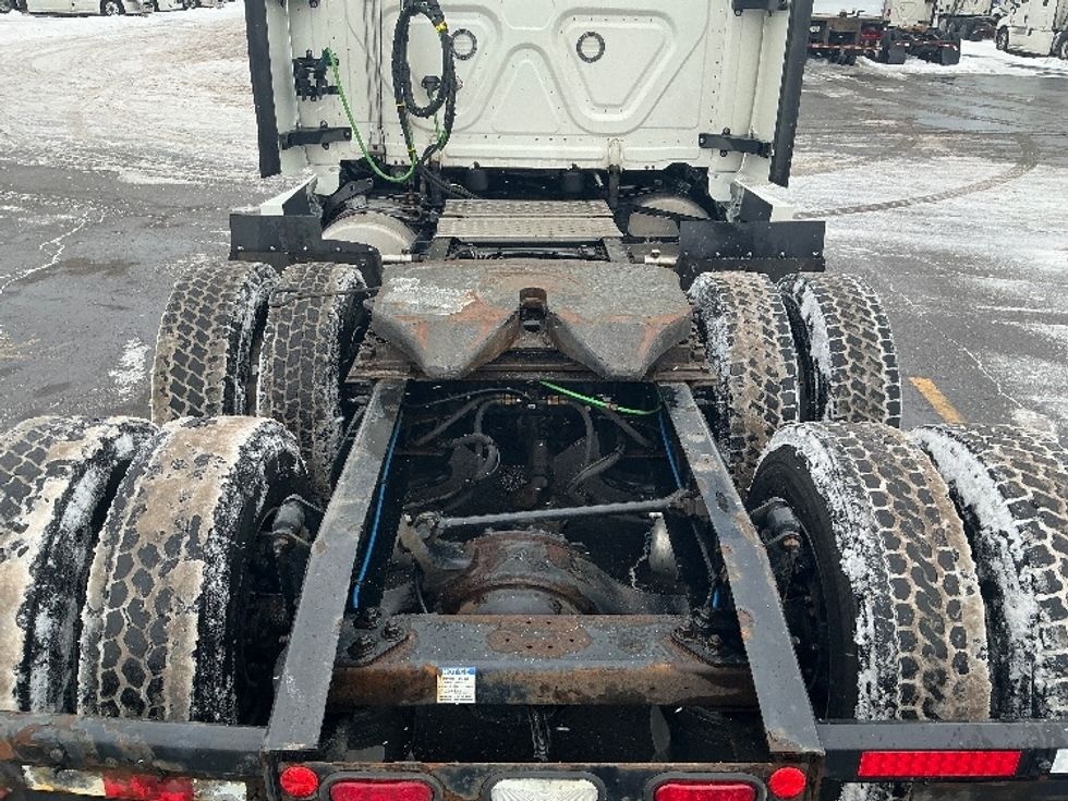 Sleeper Tractor-Heavy Duty Tractors-Freightliner-2019-T12664ST-Cambridge-ON-1,060,872\n\t\tkm-$ 57,250 - Image 6