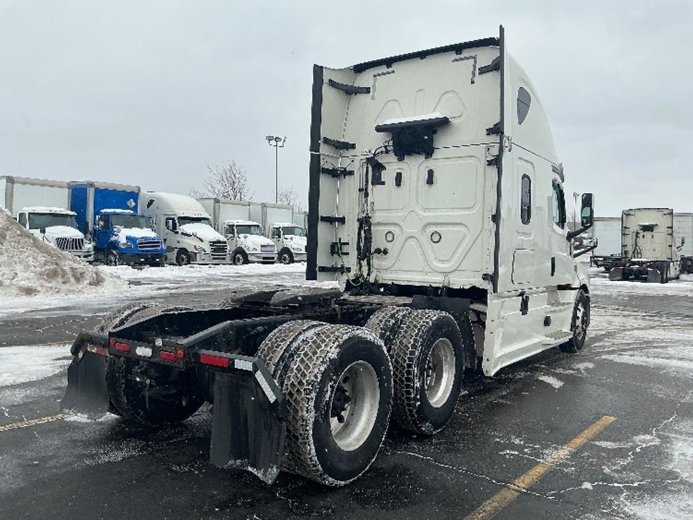 Sleeper Tractor-Heavy Duty Tractors-Freightliner-2019-T12664ST-Cambridge-ON-1,060,872\n\t\tkm-$ 57,250 - Image 7