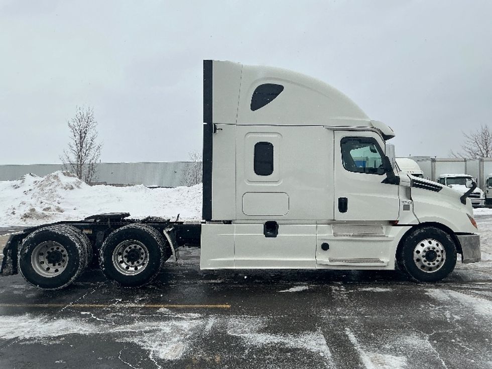 Sleeper Tractor-Heavy Duty Tractors-Freightliner-2019-T12664ST-Cambridge-ON-1,060,872\n\t\tkm-$ 57,250 - Image 8
