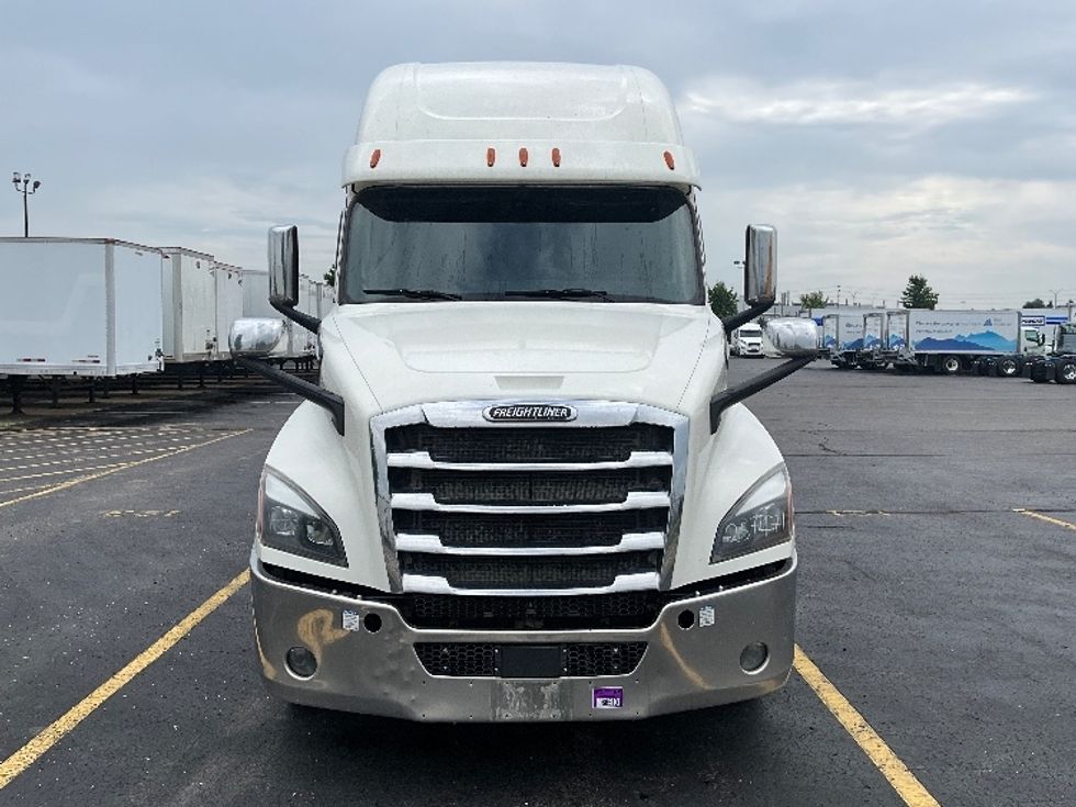 Sleeper Tractor-Heavy Duty Tractors-Freightliner-2019-T12664ST-Cambridge-ON-1,064,678\n\t\tkm-$ 57,250 - Image 2