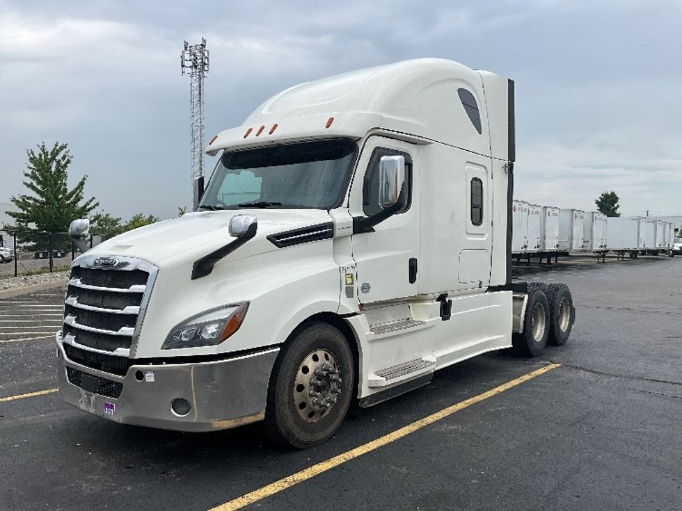 Sleeper Tractor-Heavy Duty Tractors-Freightliner-2019-T12664ST-Cambridge-ON-1,064,678\n\t\tkm-$ 57,250 - Image 3