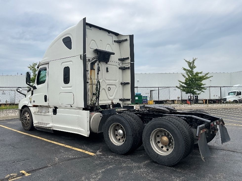 Sleeper Tractor-Heavy Duty Tractors-Freightliner-2019-T12664ST-Cambridge-ON-1,064,678\n\t\tkm-$ 57,250 - Image 5