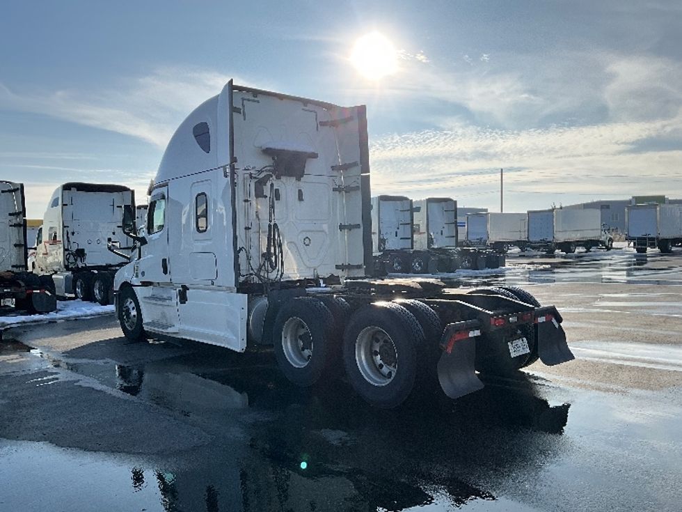 Sleeper Tractor-Heavy Duty Tractors-Freightliner-2019-T12664ST-Cambridge-ON-1,064,882\n\t\tkm-$ 57,000 - Image 5