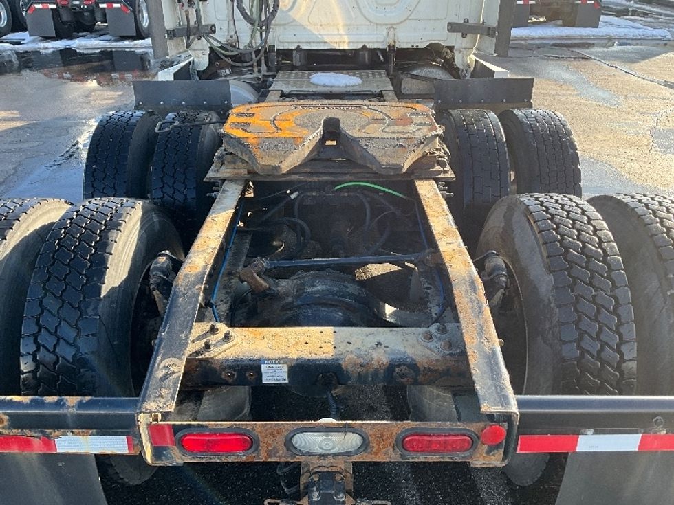 Sleeper Tractor-Heavy Duty Tractors-Freightliner-2019-T12664ST-Cambridge-ON-1,064,882\n\t\tkm-$ 57,000 - Image 6