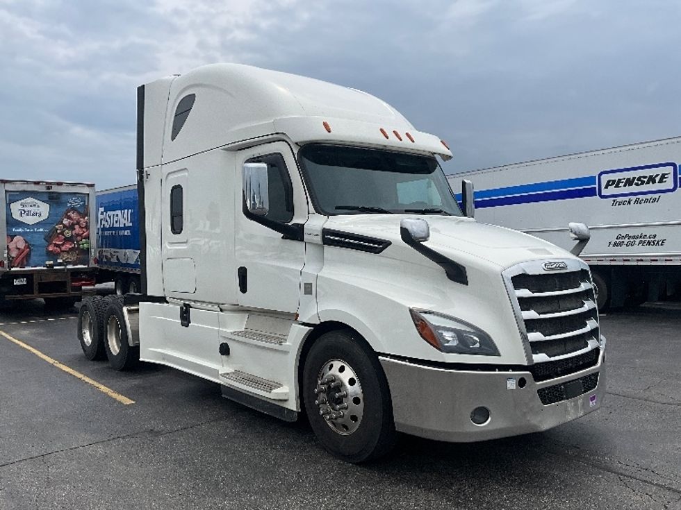 Sleeper Tractor-Heavy Duty Tractors-Freightliner-2019-T12664ST-Cambridge-ON-1,079,420\n\t\tkm-$ 67,250 - Image 1